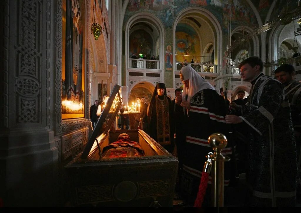 Служба в православном храме. Богослужение в православной церкви. Служба в храме. Федоровский собор, служба, литургия, евхаристия. Утренняя служба в монастыре.