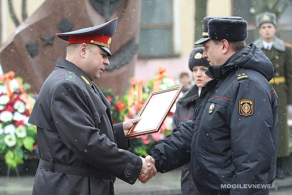 Когда день белорусской милиции. Милиция Белоруссии. Белорусский милиционер. День белорусской милиции. Белорусские полицейские.