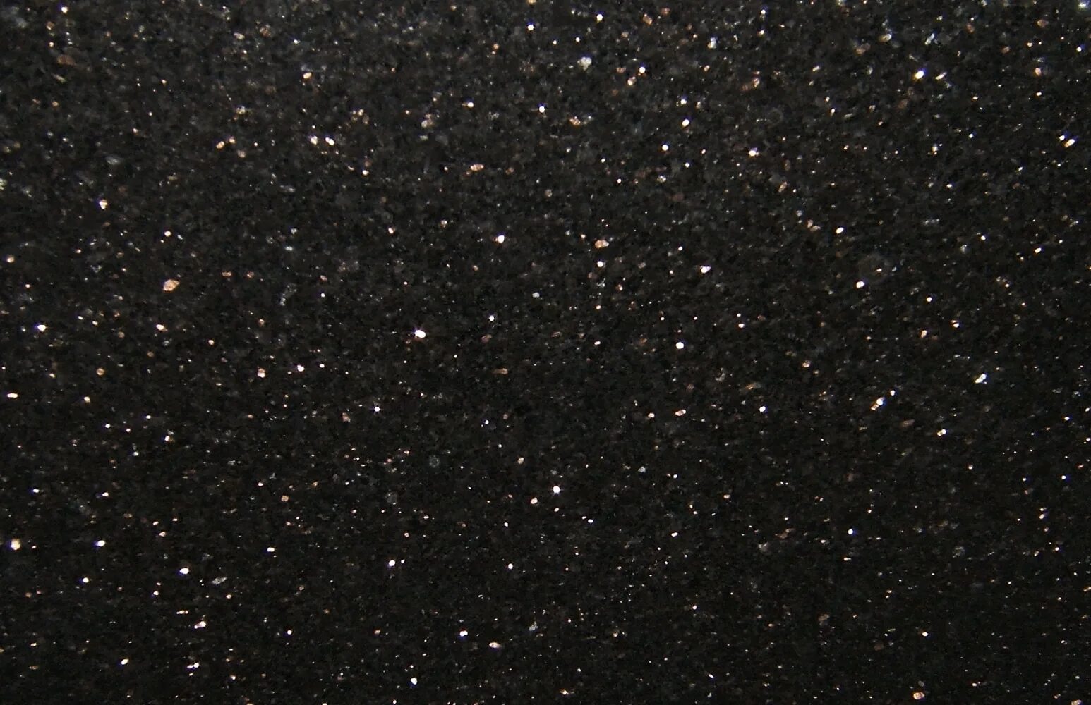 Виден блэк. Black Galaxy Granite. Черная столешница текстура. Черная столешница с золотыми вкраплениями. Глиттер черный.
