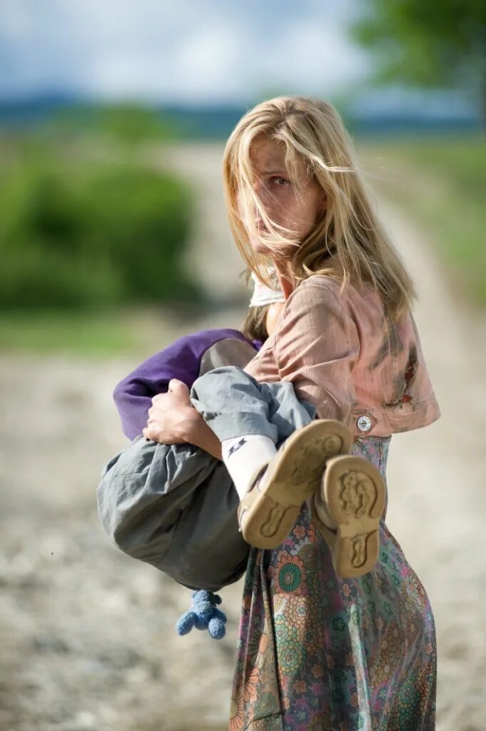 август 8 фильм. максим матвеев август восьмого. август 8 фильм. август. август восьмого постер.