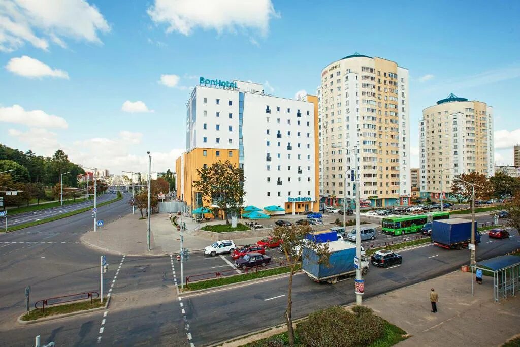 Бонами минск. Топ гостиниц минска. Bonhotel минск. Бонотель астрахань. Отель бонотель минск.