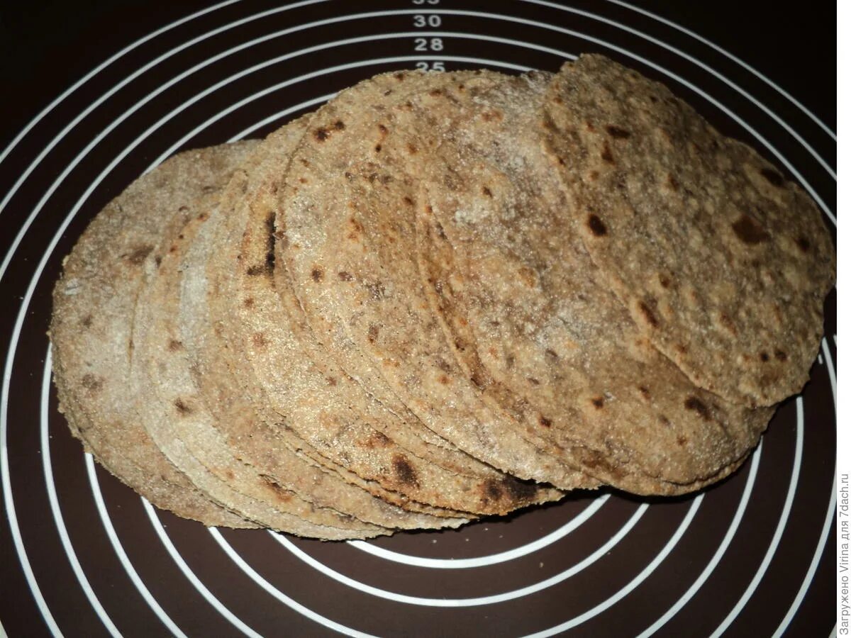 Тандырный хлеб. Лепешка фатир самарканд. Лепешка узбекская. Тесто для тандырных лепешек. Как испечь хлеб лепешки.