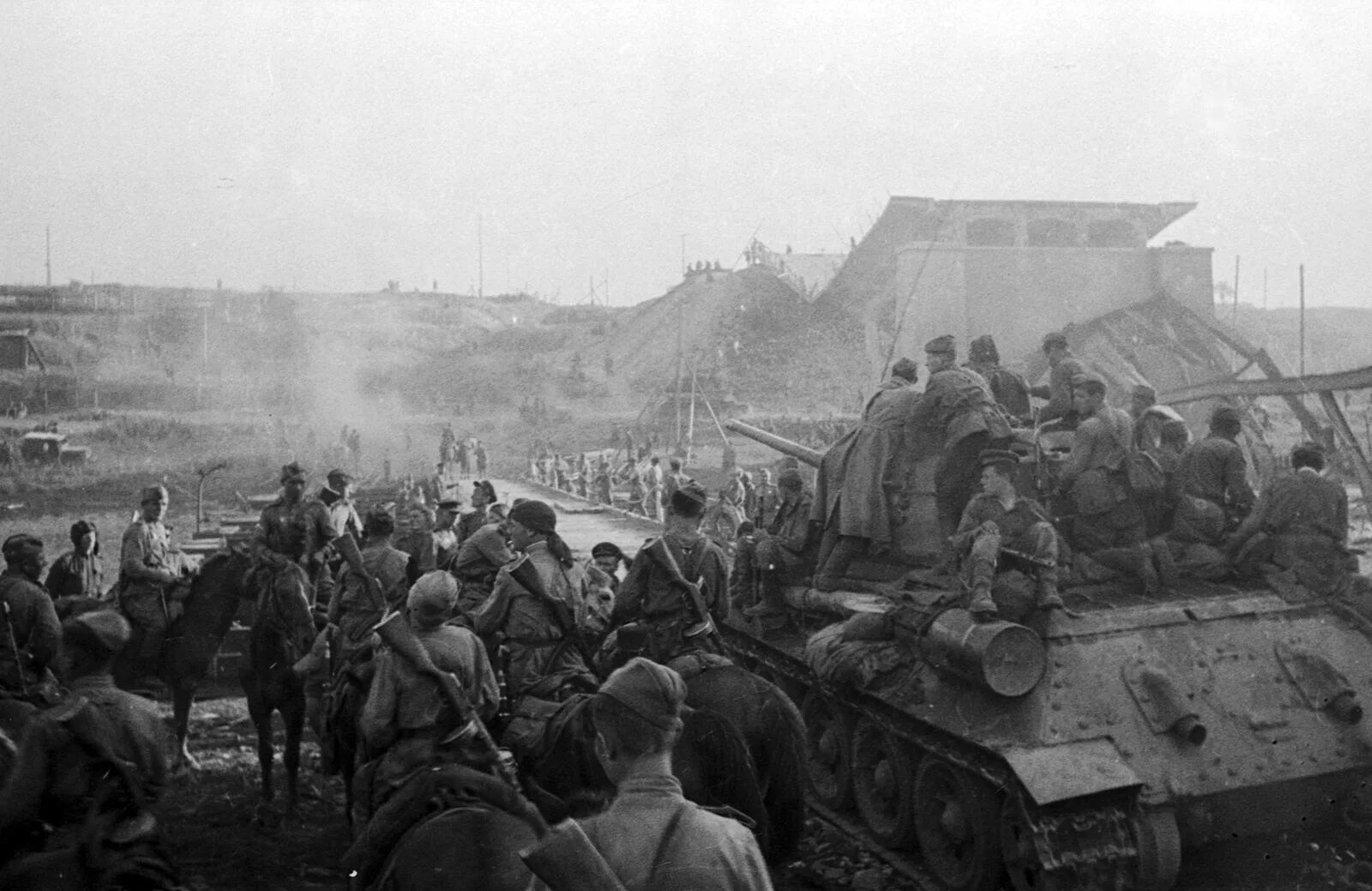 В 1941 вся страна. Фотохроника Великой Отечественной войны 1941-1945.