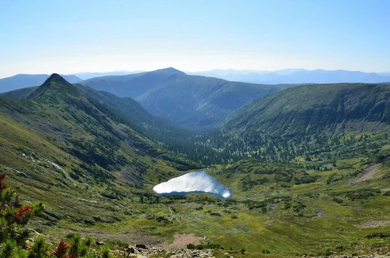 баргузинский хребет. горные хребты байкала. хребет хамар дабан бурятии. байкальский горный хребет. озеро байкал горные хребты.
