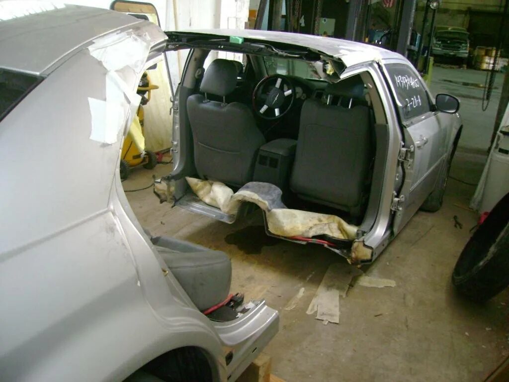 распиленная машина. распил авто. распил что делать. распил что делать. распиленная машина.