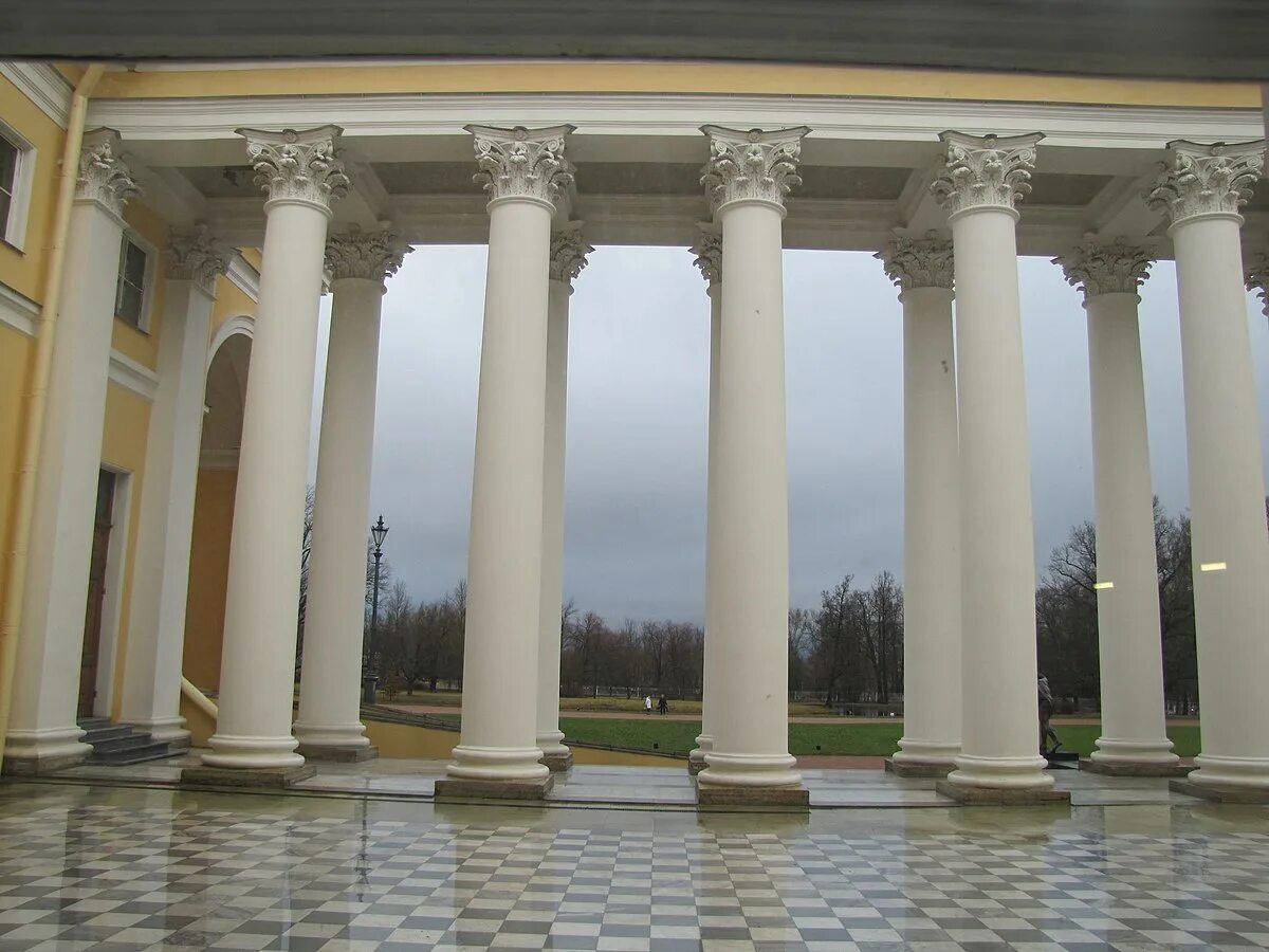 Архитектура древней греции колоннада. Коринфский ордер в архитектуре санкт-петербурга. Белые колонны. Белые колонны. Белые колонны.