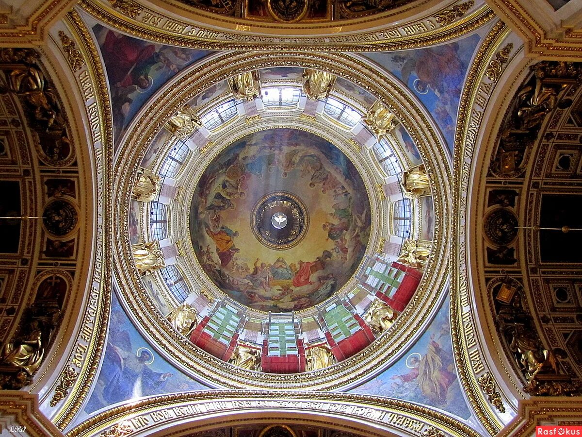 серебряный голубь исаакиевский собор. исаакиевский собор голубь под куполом. исакиевский собор интерьер. купол исаакиевского собора в санкт-петербурге изнутри. под куполом исаакиевского собора.