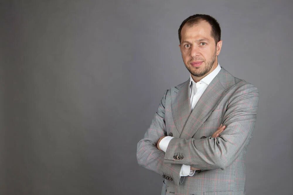Калой ахильгов приложение. Калой ахильгов. адвокат ахильгов. калой адвокат.