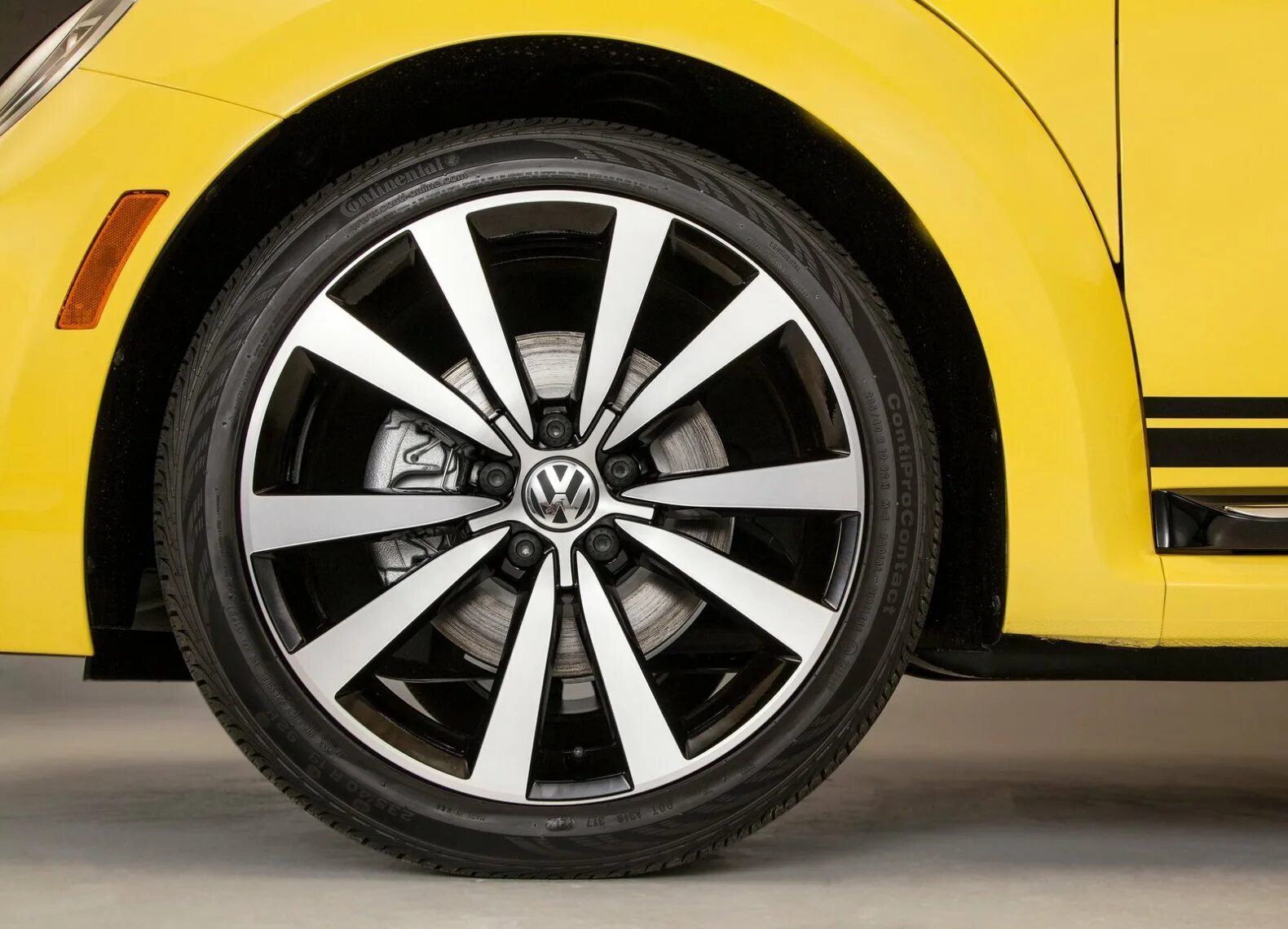 Фольксваген колесами. Диски volkswagen golf r18. Колёса volkswagen touareg 2018. Колесные диски фольксваген. Golf 7 r.