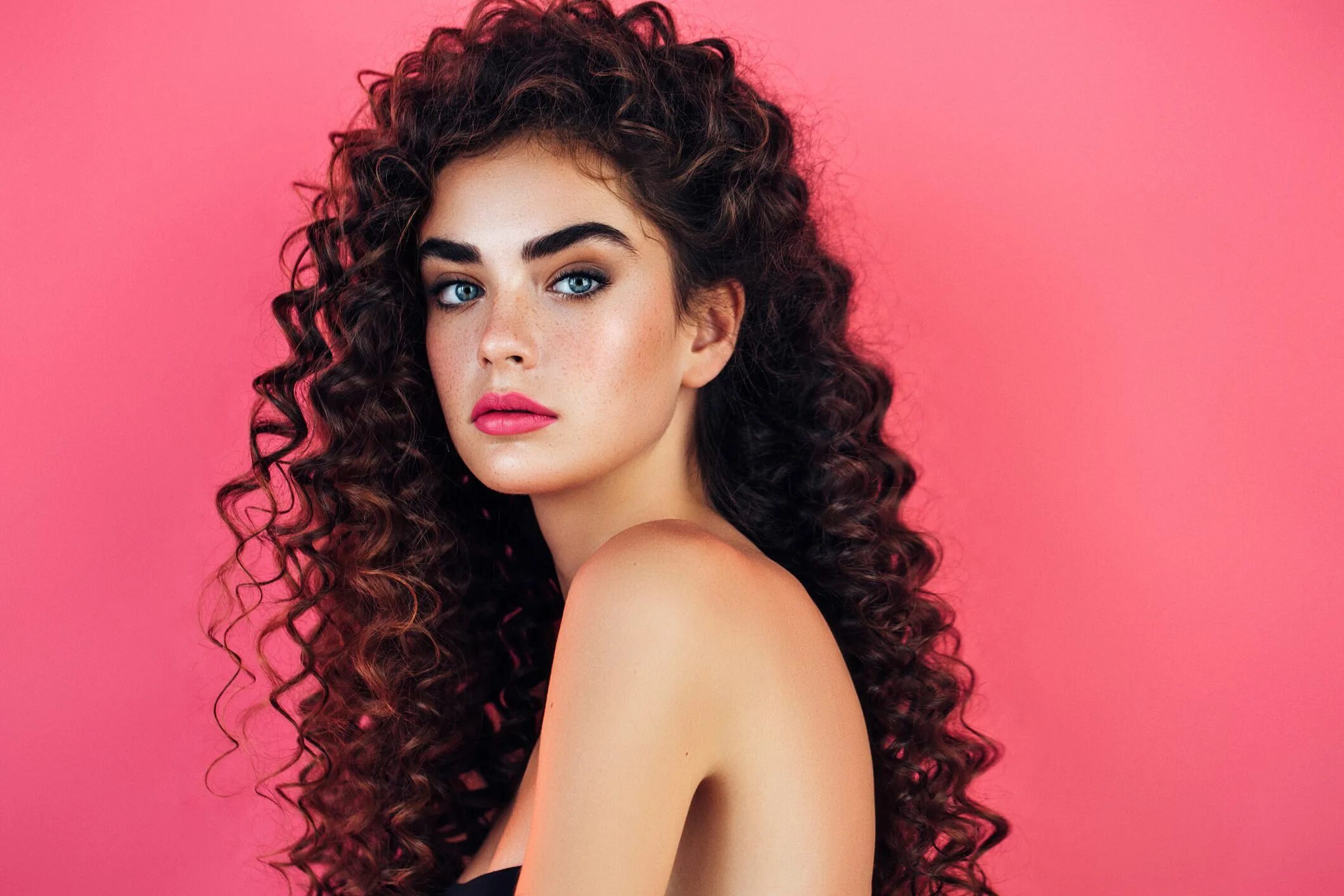 Как сделать волосы пышными. Как сделать пышные волосы. woman with lush hair. lush hairstyle. boireannach.