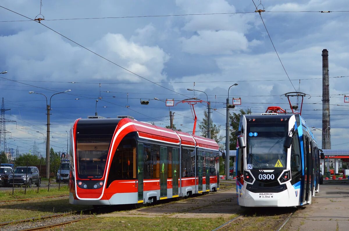 новый трамвай витязь ленинград. санкт-петербург санкт-петербург трамвай. трамвай витязь м 2022. новый трамвай в санкт петербурге. новый трамвай чижик 2023.