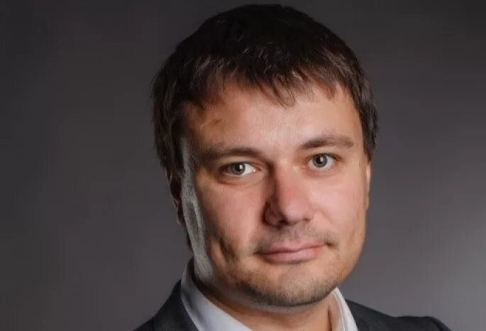 Руководитель теле 2 владивосток. Директор строительной фирмы. Директор строительной фирмы. Бедрицкий киров. Коммерческий директор тел.