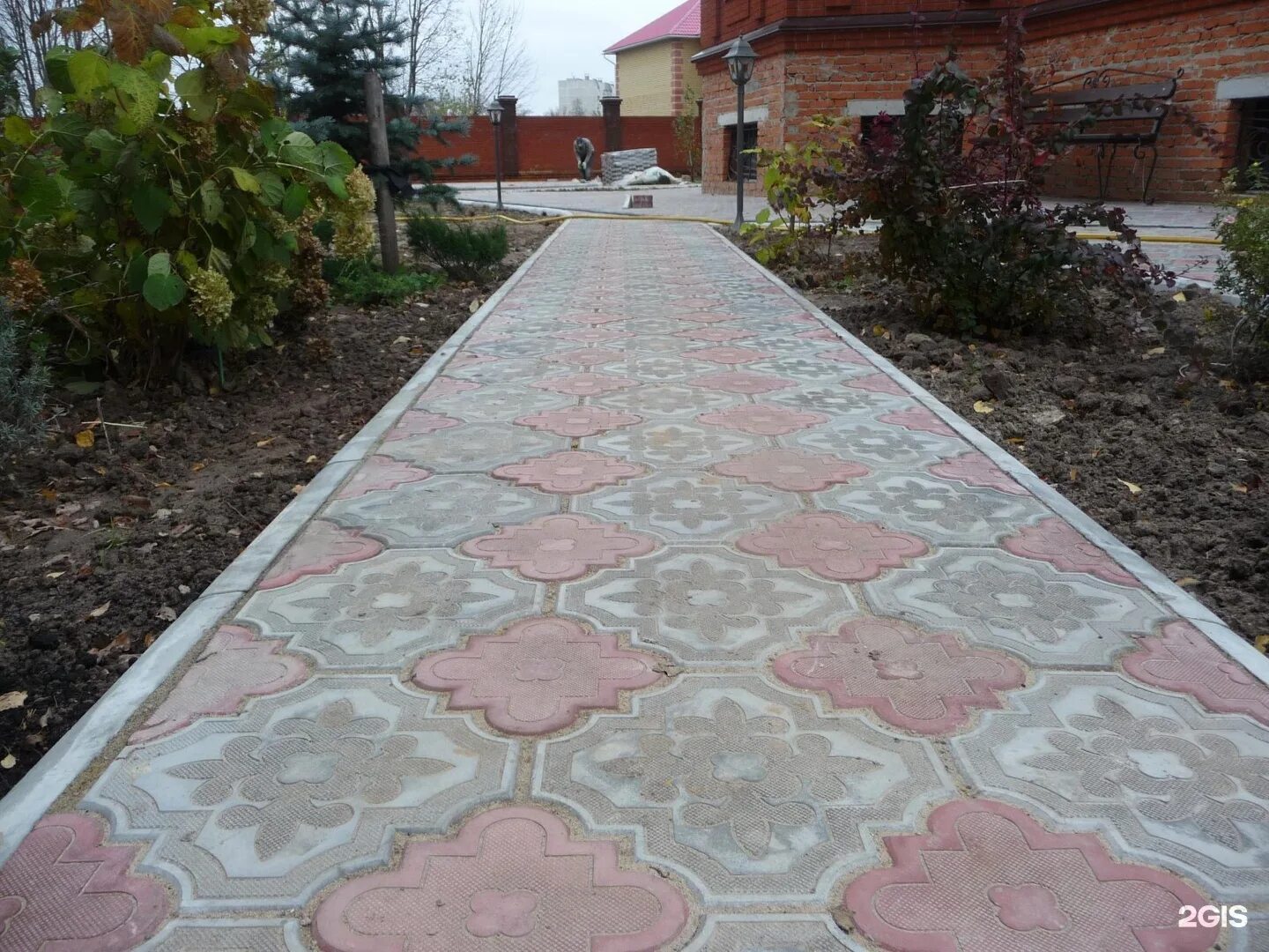 ТРОТУАРНАЯ ПЛИТКА РОМАШКА малая 220*196*45 черная 2,5кг купить в СтройДвор Шарья