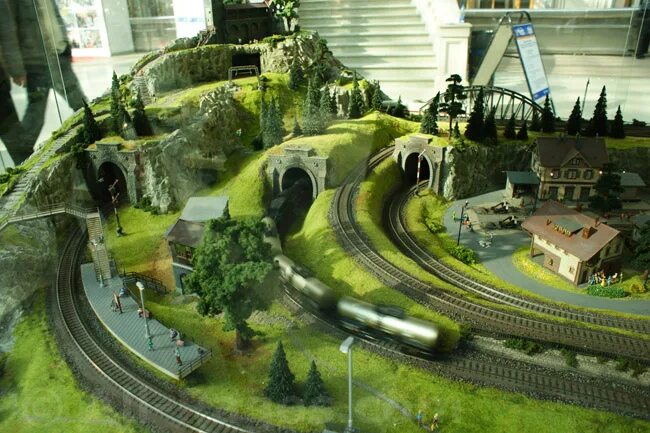 диорама piko. железная дорога ландшафт. Tech train 90127 модель железной дороги. диорама депо с поездами в масштабе 1 87. железная дорога ландшафт.