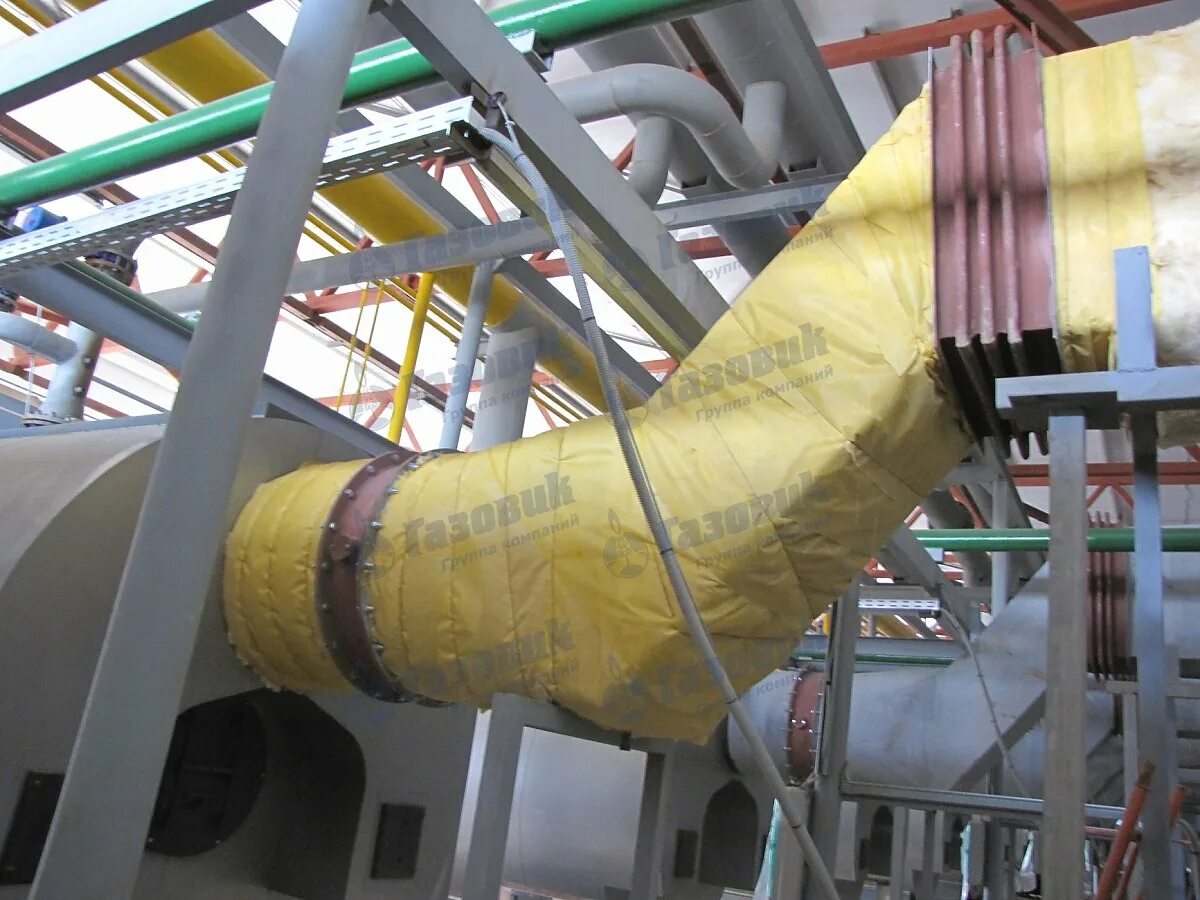 Изоляция газохода. Изоляция газохода. Газоход дымовой трубы 1980 г. Теплоизоляция газоходов котельной. Труба котельной.