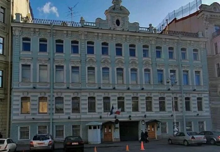 Консульство италии спб. Посольство италии в спб. Итальянское посольство санкт петербург. Консульство италии адрес. Театральная площадь 10 консульство италии.
