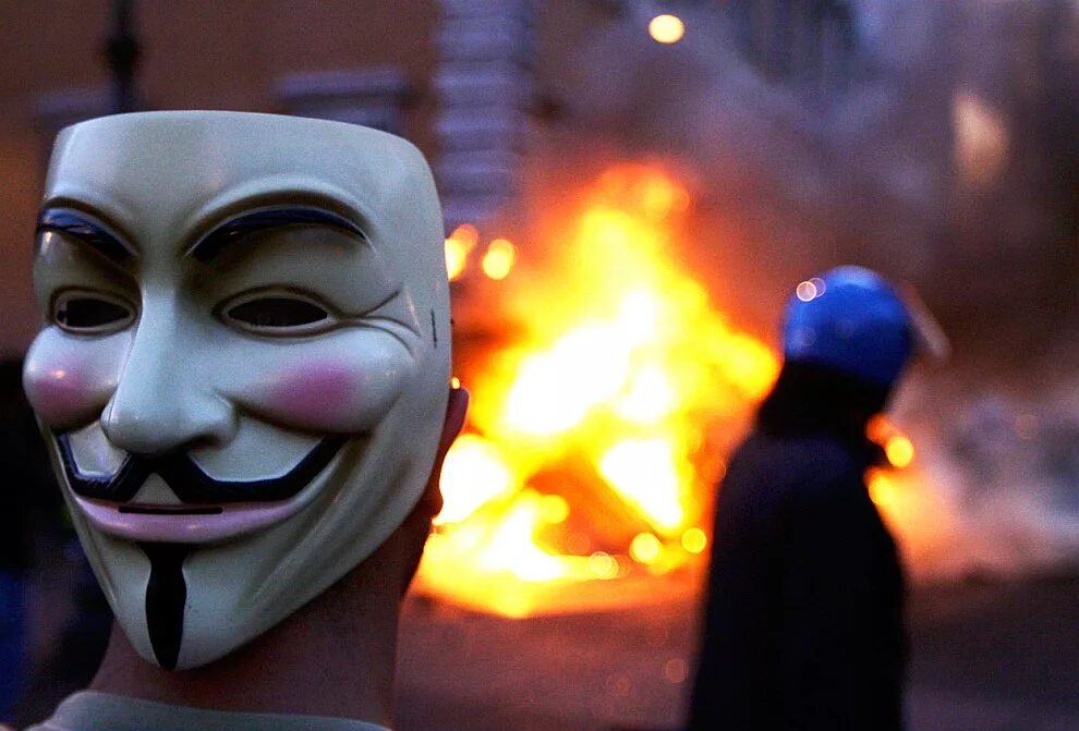 Сколько время в маске. Ночь Гая Фокса маска Анонимуса. Guy Fawkes маска.