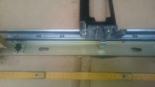 Направляющая тележка. Грузовая тележка рельсовая направляющая. Тележка транспортная вагон. Направляющая тележка. Токосъемник для рельсовых тележек.