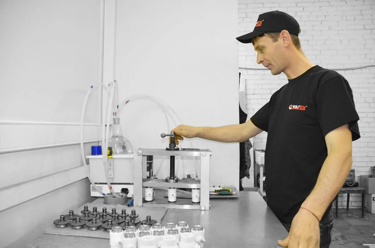 Директора. Орлов андрей валерьевич валфекс. Валфекс вязники. Орлов андрей валерьевич. Valfex стенд выставка.