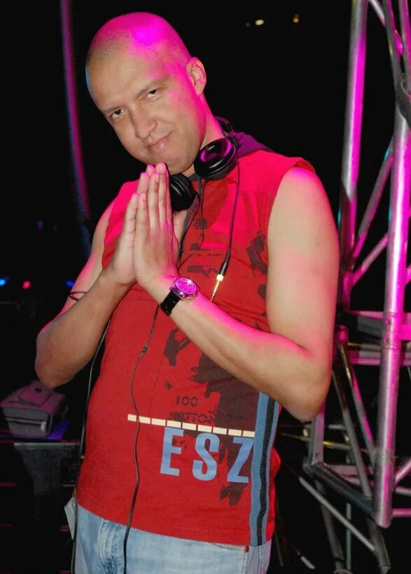Dj mix tour игра. Dj tour. Dieselboy. Departure картинка. Ава hardstyle.