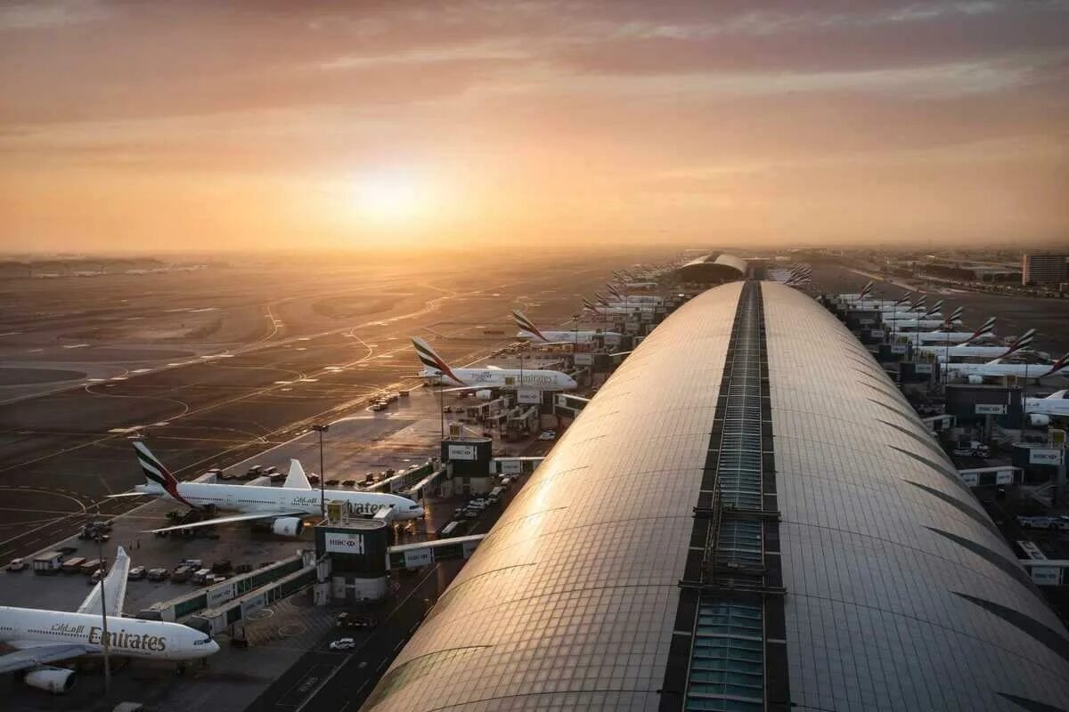 Международный аэропорт Дубай. Аэропорт в ОАЭ DXB. Аэропорт DWC Дубай. ДХБ аэропорт Дубай.