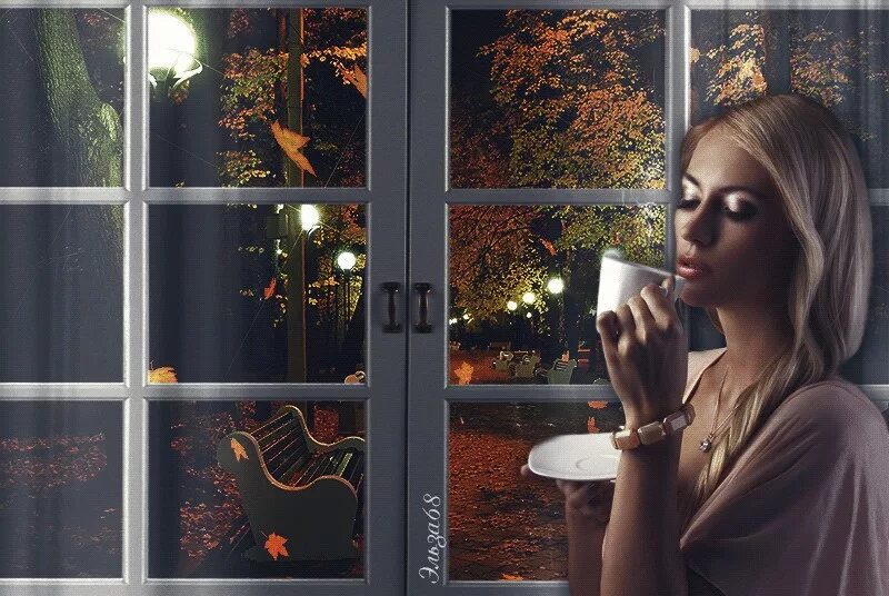 За окном девочка кто поет. Женщина у осеннего окна. Девушка у осеннего окна. Девушка у окна осень. Осень вечер девушка.