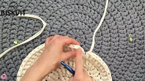 Как вязать крючком коврик нитками