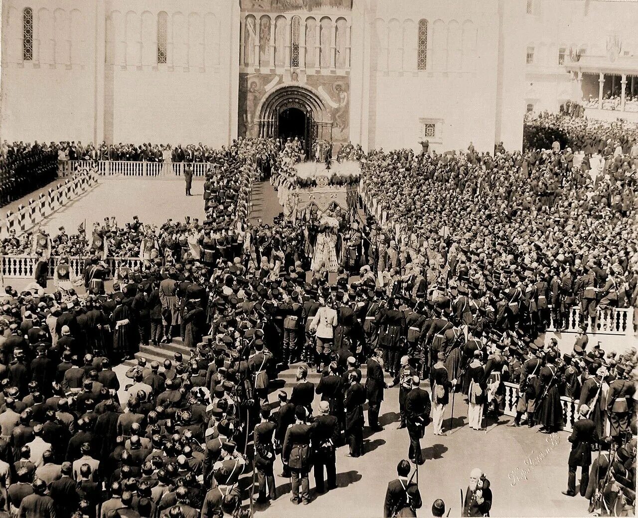 Бал 1896 года в оренбурге. 1896 Год коронация Николая II. Коронация Николая 2 в Успенском соборе. Коронация Николая 2. Александры Федоровны 1896 коронация.