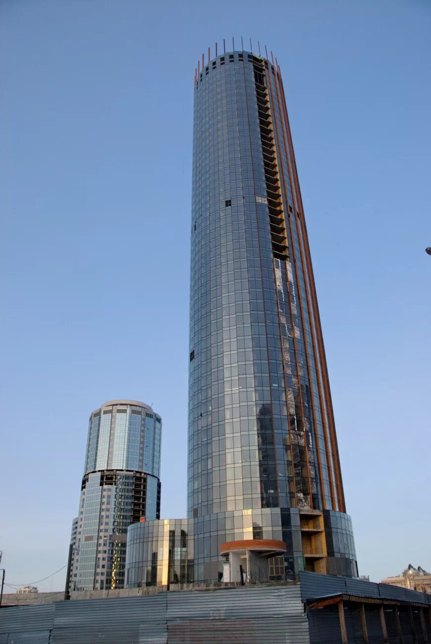 Екатеринбург высоцкий и башня исеть. Небоскрёб исеть екатеринбург. Бц высоцкий екатеринбург. Башня исеть екатеринбург высота. Башня исеть высота.