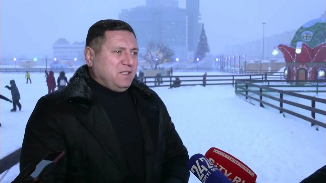 Парк югра сургут летом. Сургут детский парк. Югорский парк сургут. Самый большой каток в югре. Югра парк пойковский.