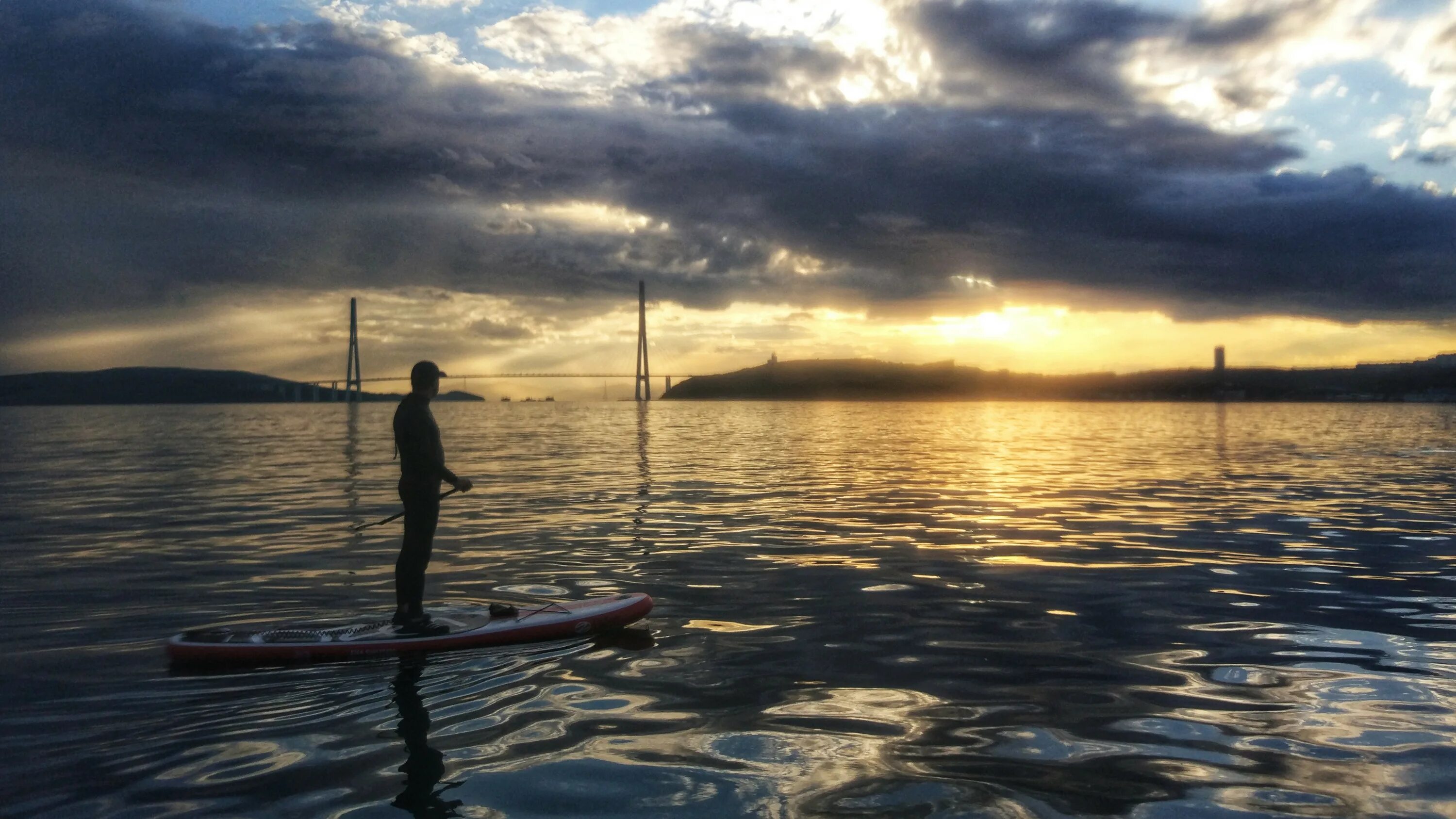 Прогулка на сапах. Сап серфинг во владивостоке. Угнали льдину. Сплав на рафтах по реке. Sup прогулки.