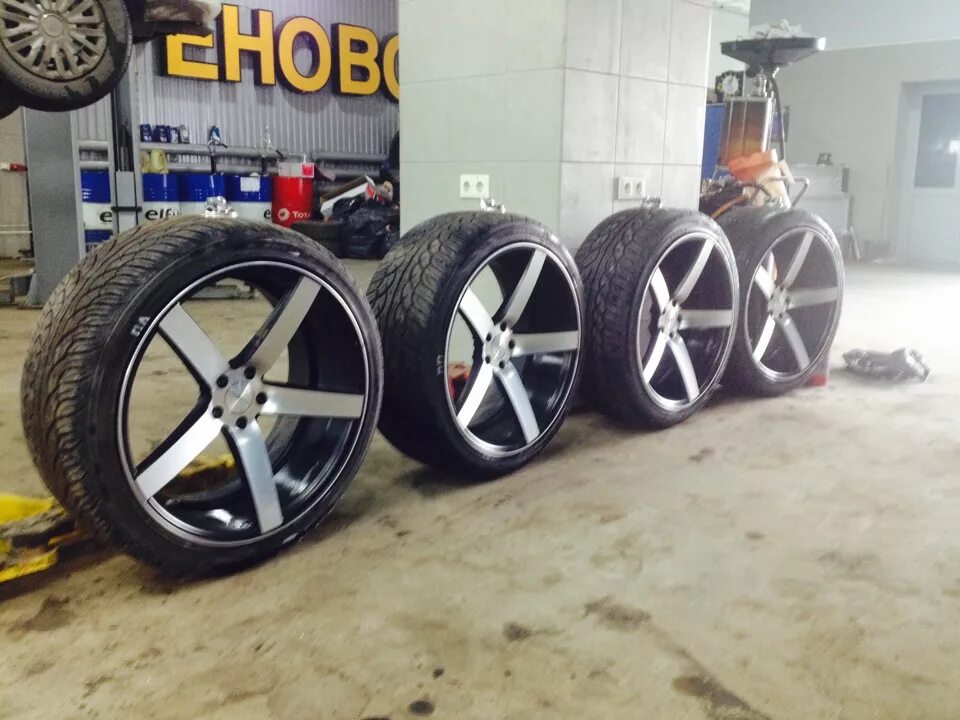 285 40 r22 купить. Vossen cv3 r22. R22 колеса. Str Racing r22 cv3. VFS cv3 Pol r20 Lexus.