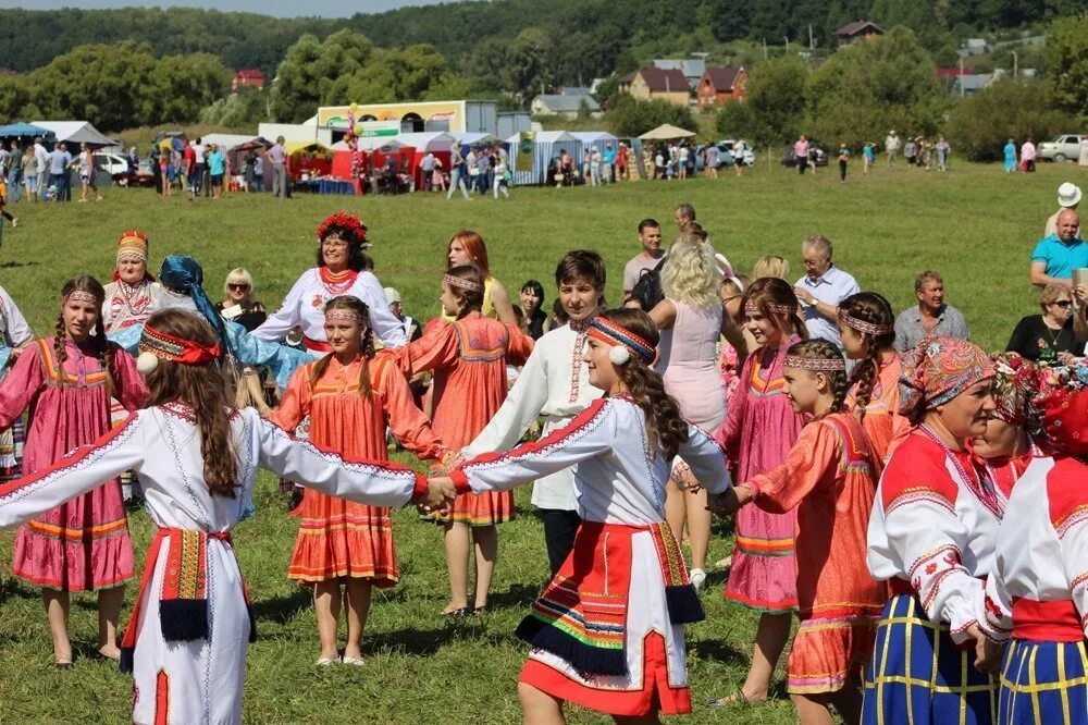 Финн угор народы. Финно-угорские народы России. Финско угорская группа. Культура финно-угорских народов. Финоугорская группа народов