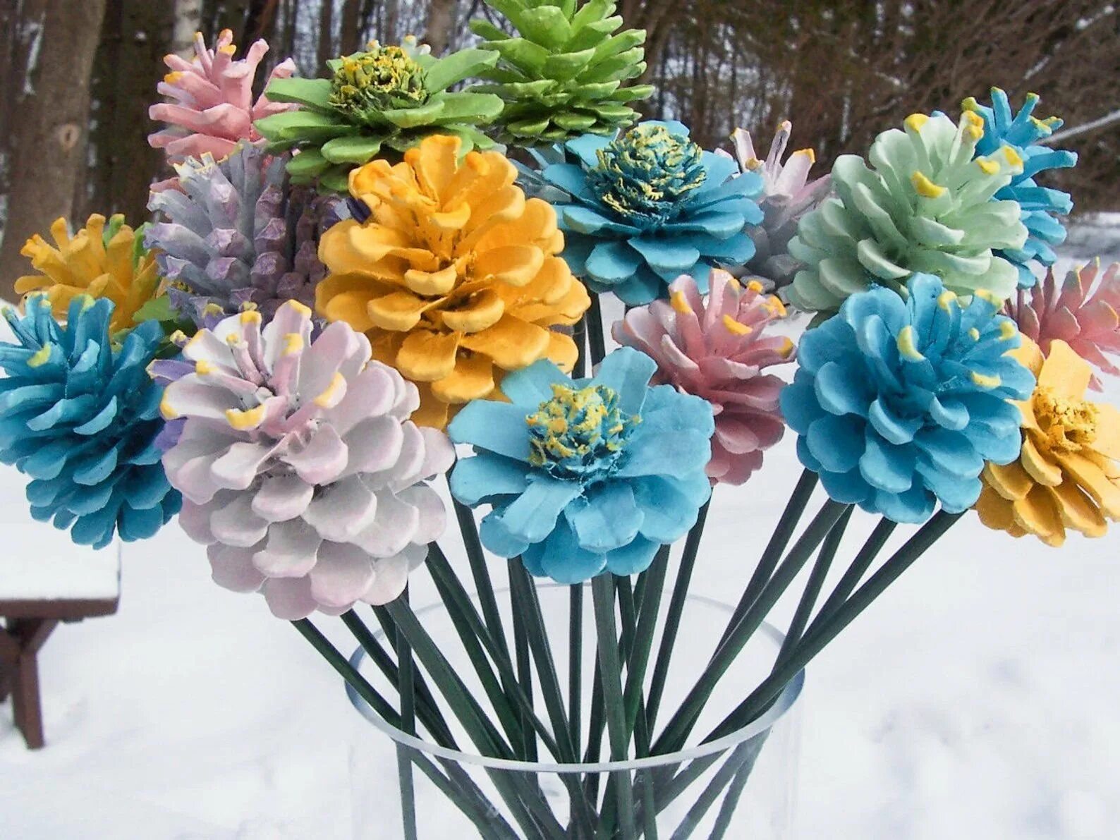 Букетики весенние из шишек