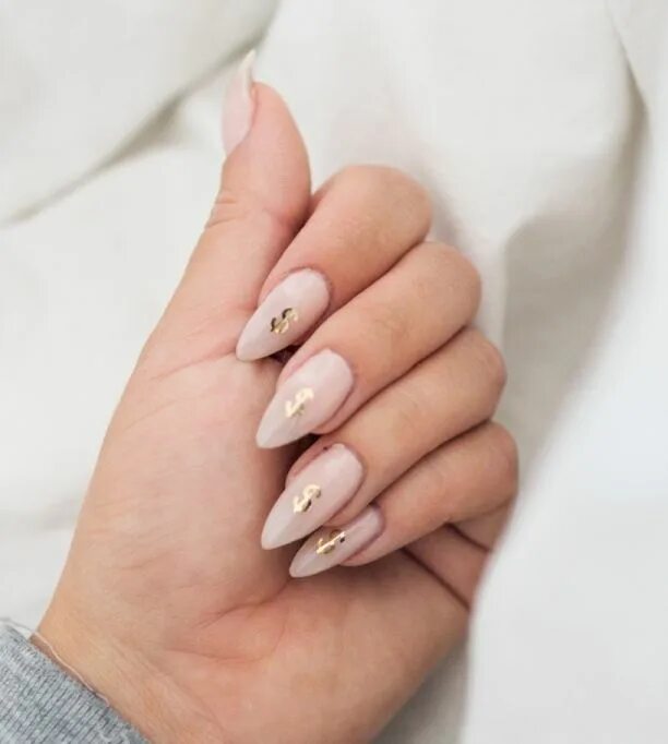 нежный маникюр со стразами на новый год Fashion nails, Gel nails, Elegant nails