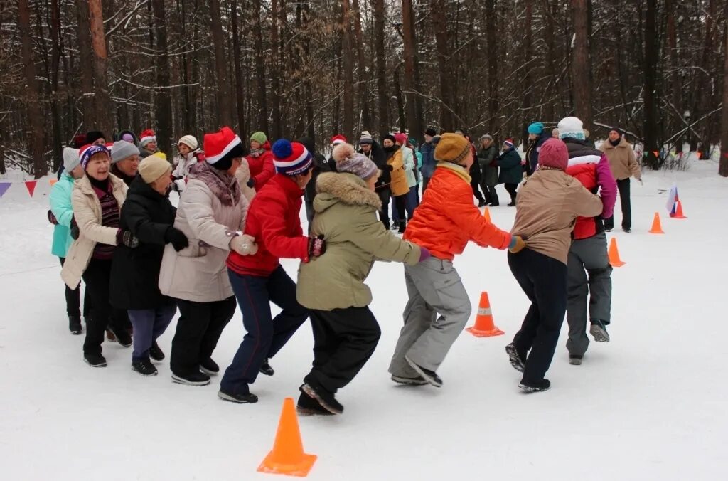 Зимние спортивные эстафеты. Спортивная зимняя эстафета на улице. Спортивные мероприятия зимой. Зимний спортивный праздник. Спортивная зима мероприятия