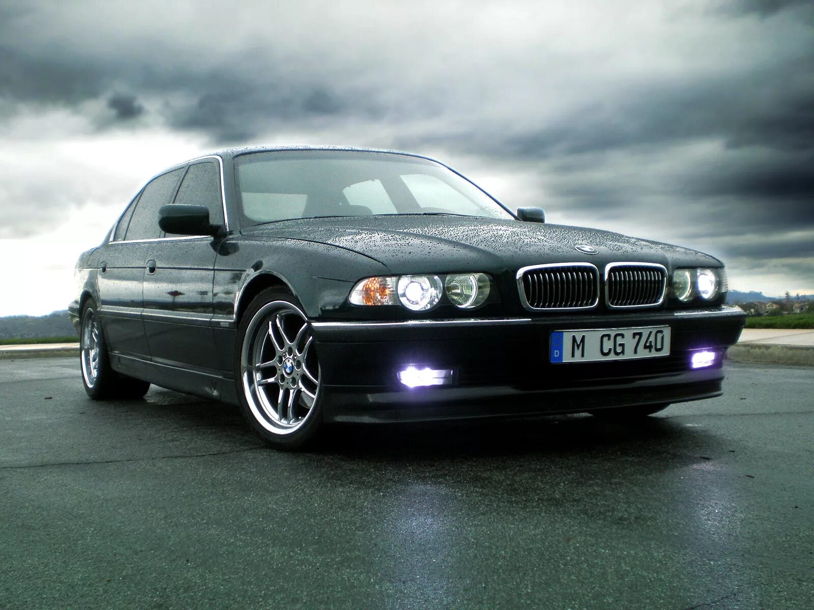 Хочу бэху песня. BMW 750i е38. BMW e38 740i. BMW 7 Series (e38). БМВ 750 е38.