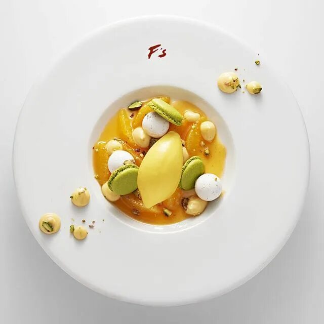 Повар пьер. Пьер ганьер шеф повар. pierre gagnaire ресторан. pierre gagnaire меню. блюда мишленовских ресторанов.