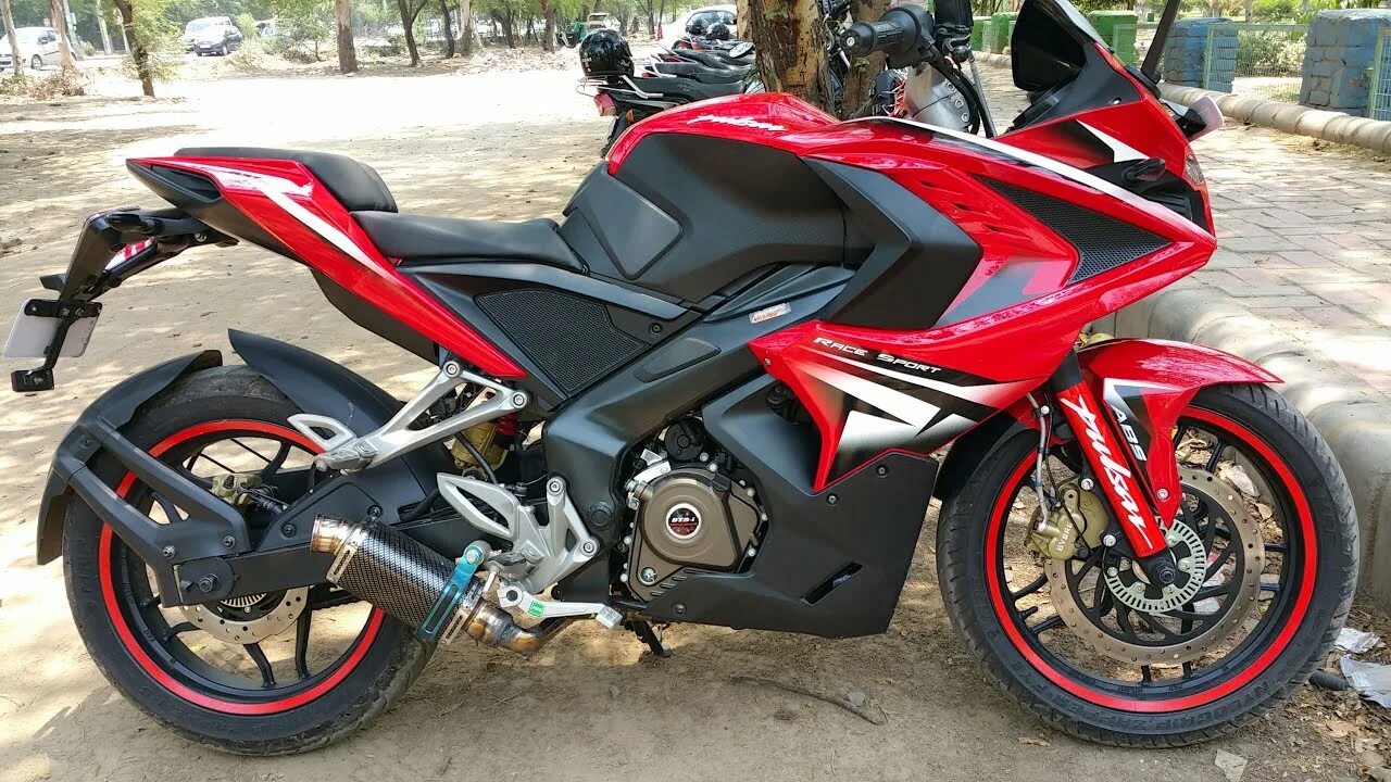 Pulsar rs 200. Баджадж пульсар рс 200. Bajaj pulsar rs 200 черный. Bajaj rs200. Pulsar rs.