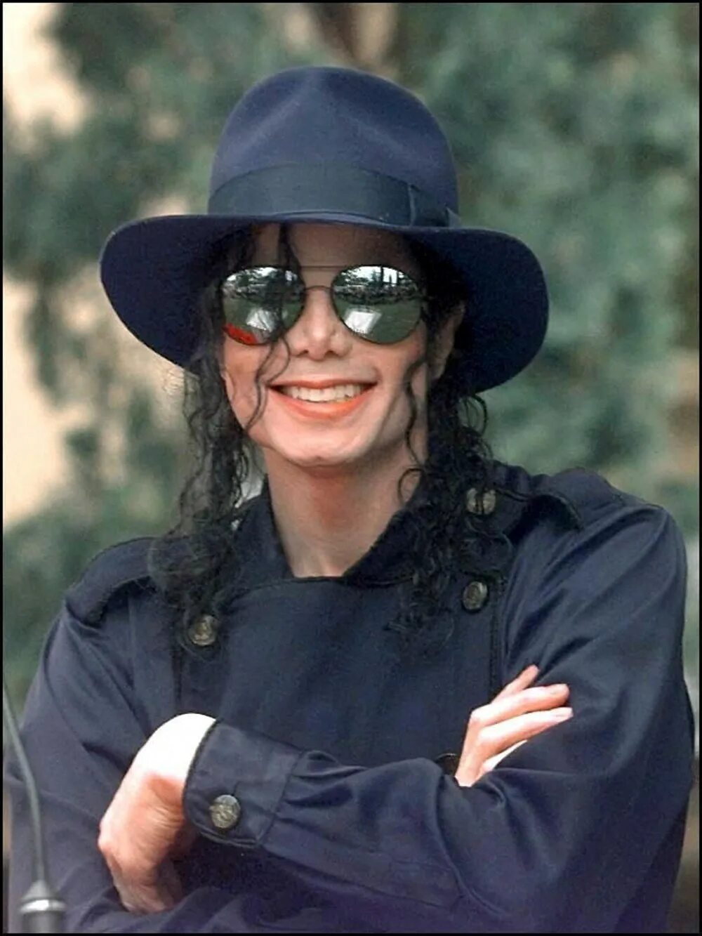 Фбр нашли майкла джексона. Фбр нашли майкла джексона. Michael jackson 2005 в пижаме. Фбр нашли майкла джексона. Фбр нашли майкла джексона.