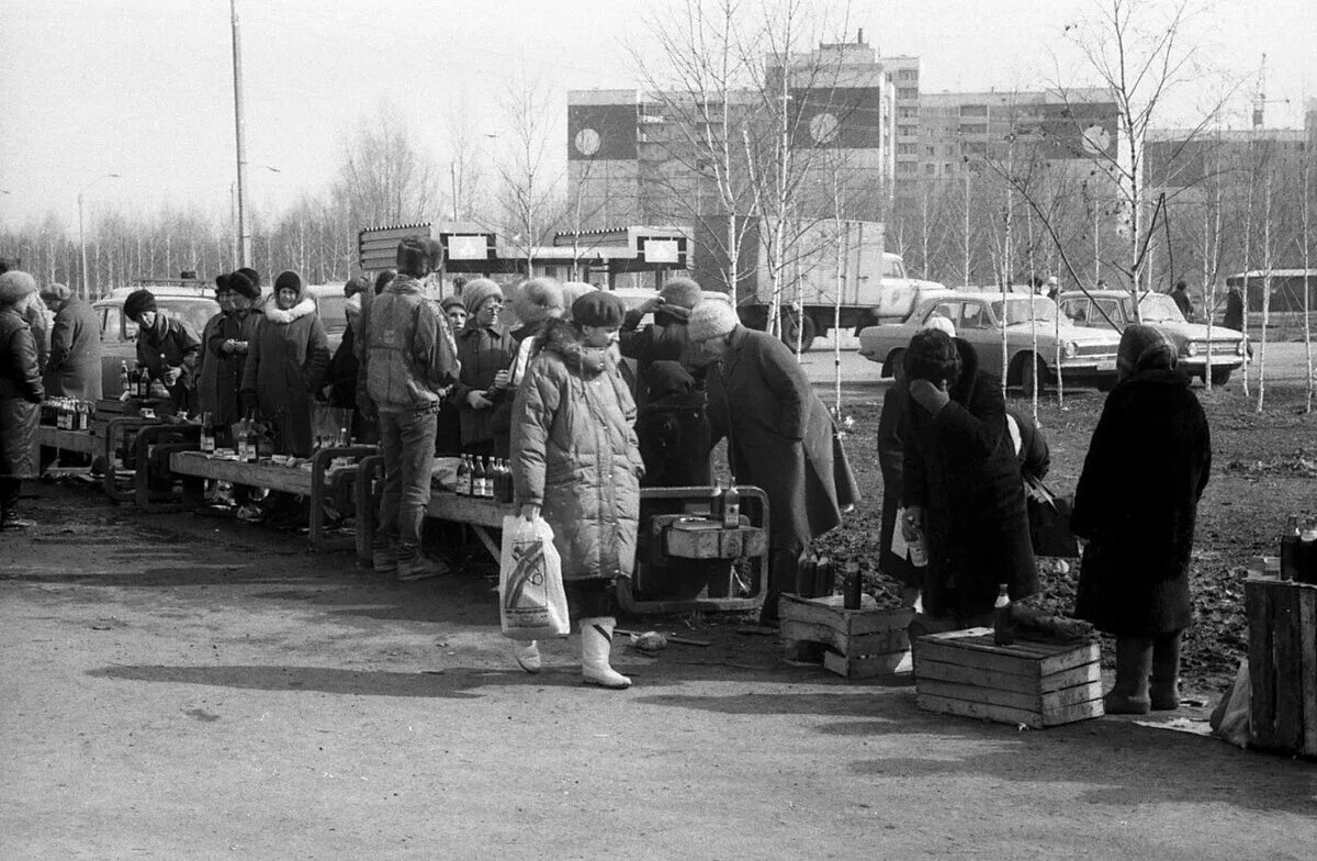 Экономика в 90 е годы. Рынок в Девяткино 90-е. Рынок России 1990-е. Рынок 90е. Рынок СССР.