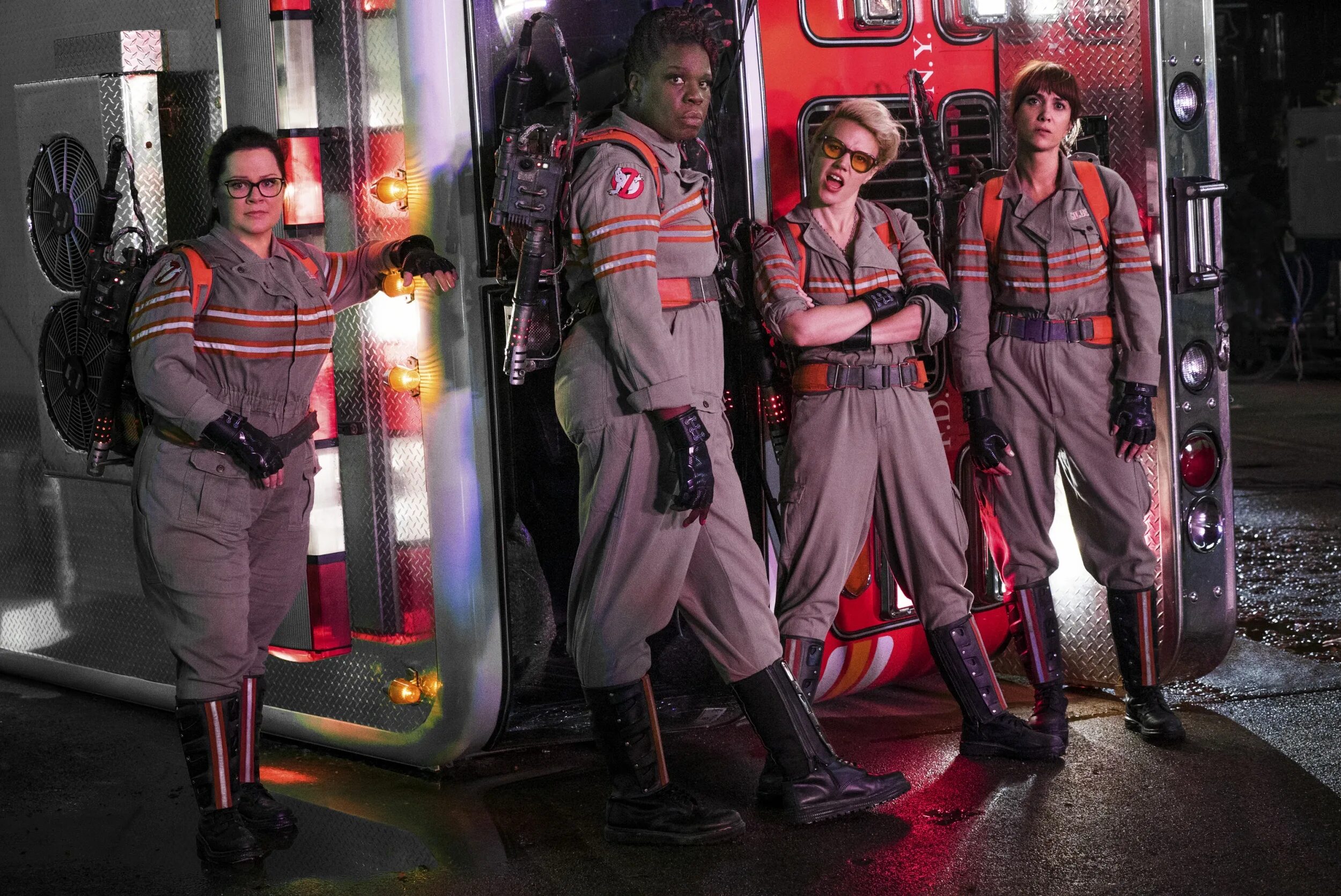 Ghostbusters охотники за привидениями. Охотник за приведение 2016. Охотники за привидениями 2 2016.