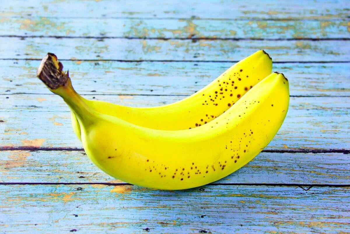 Видео где банан. Банан. Банан картинка. Картина банан. Красивый банан.