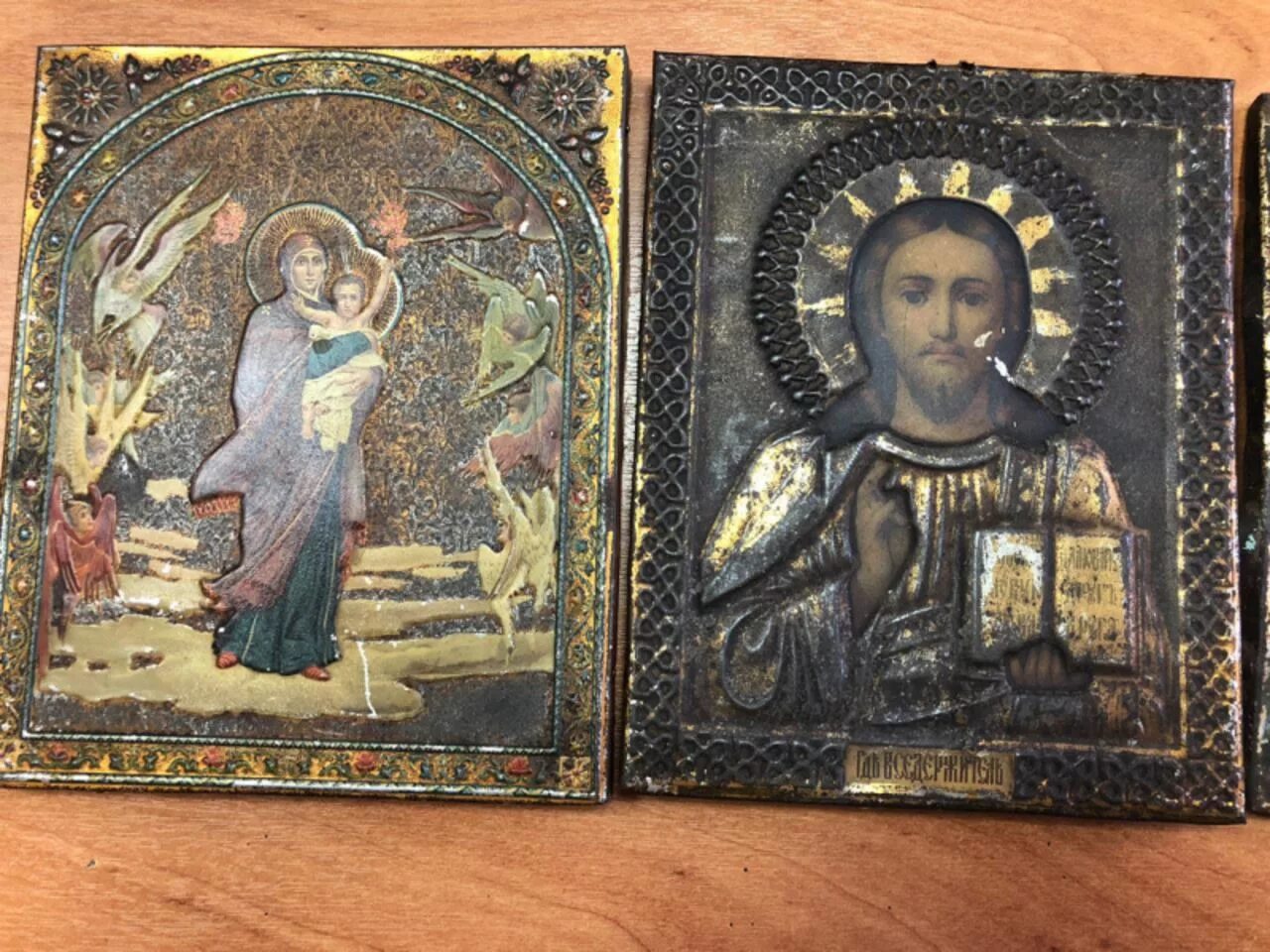 Старую икону дом