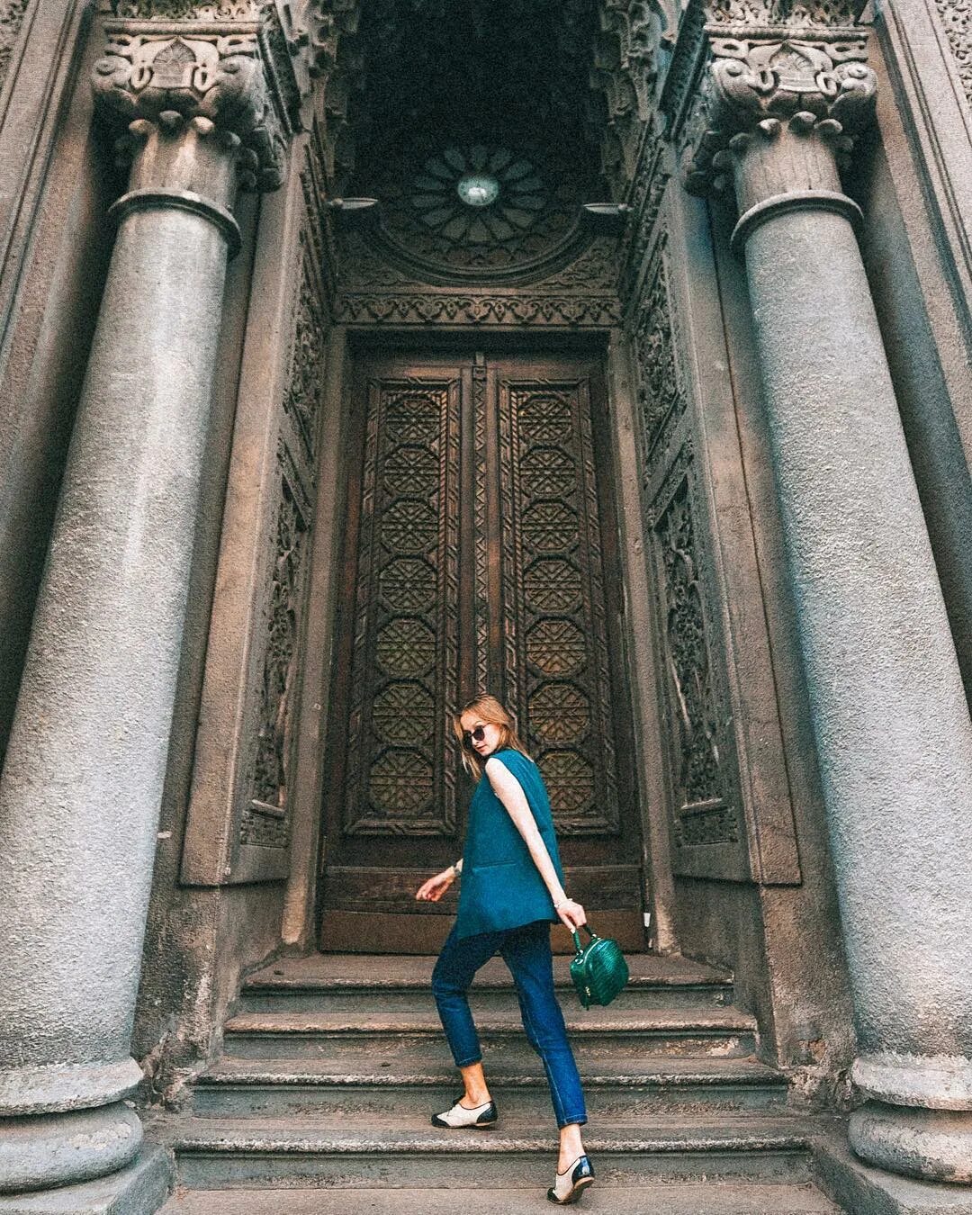 Необычные места стамбула. Красивые места в москве для фотосессий. Эстетичные места в москве. Инста локации. Необычные фотосессии в москве.