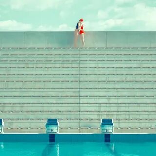 Песня swimming pools