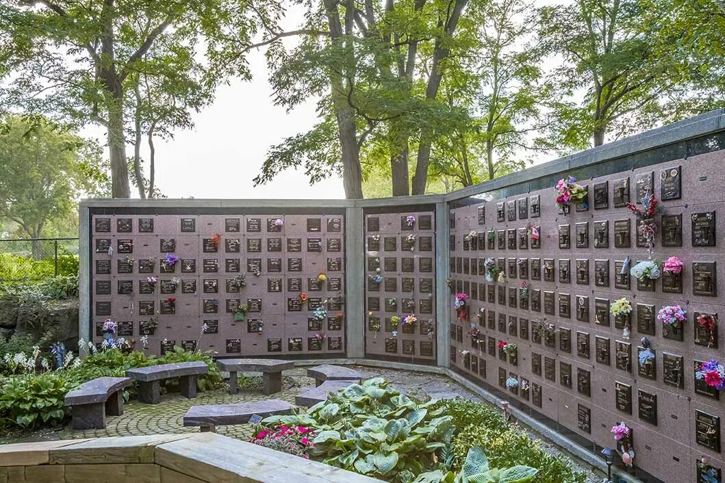 Колумбарий ваганьковского кладбища. Сколько мест в колумбарии. Колумбарий воронежский крематорий. Колумбарий троекуровского кладбища. Колумбарий кладбище крематорий.