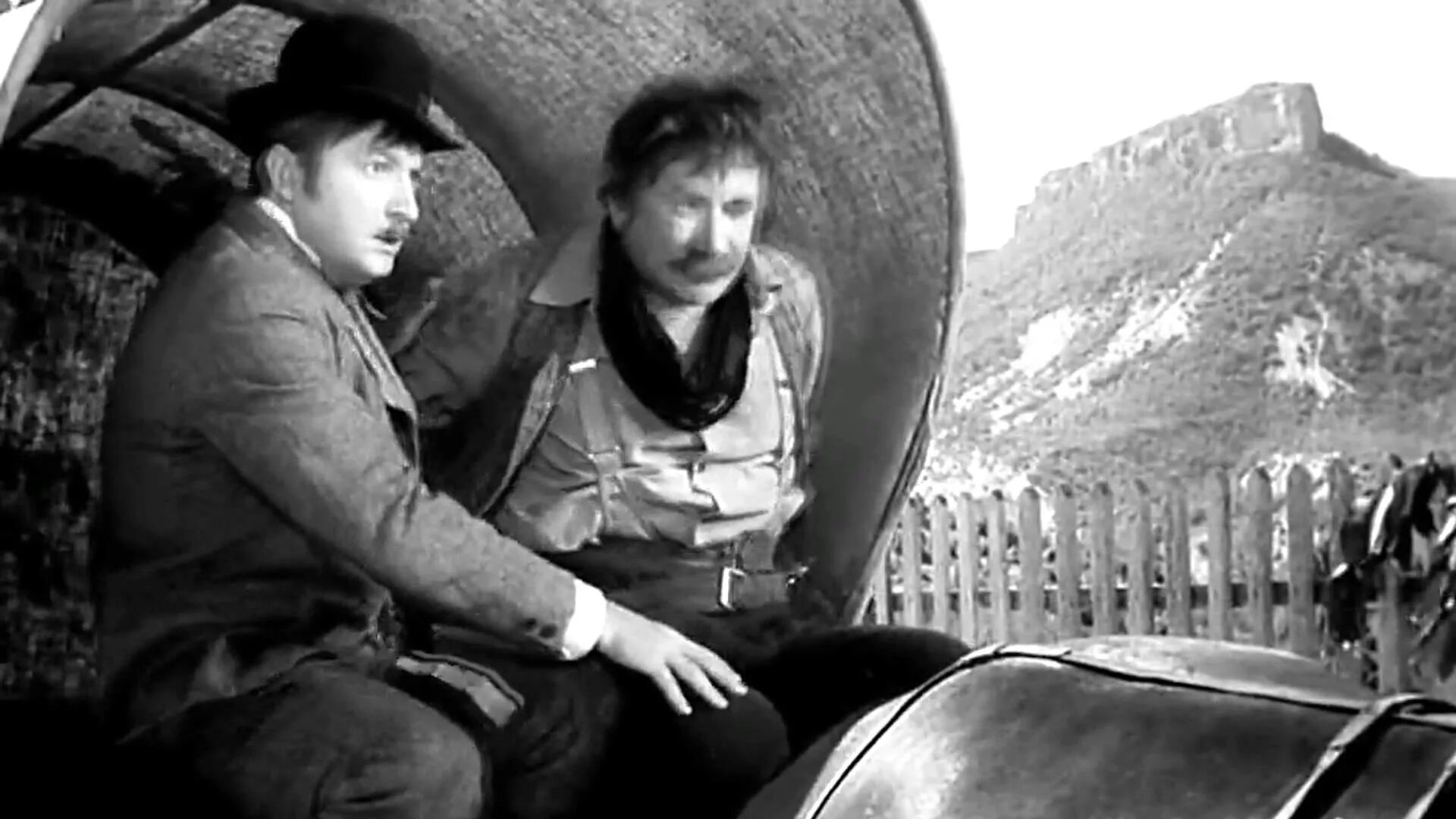 Где снимали деловые люди 1962. Деловые люди фильм 1962. Владлен паулус деловые люди. Деловые люди фильм 1962 вождь краснокожих. Где снимали деловые люди 1962.