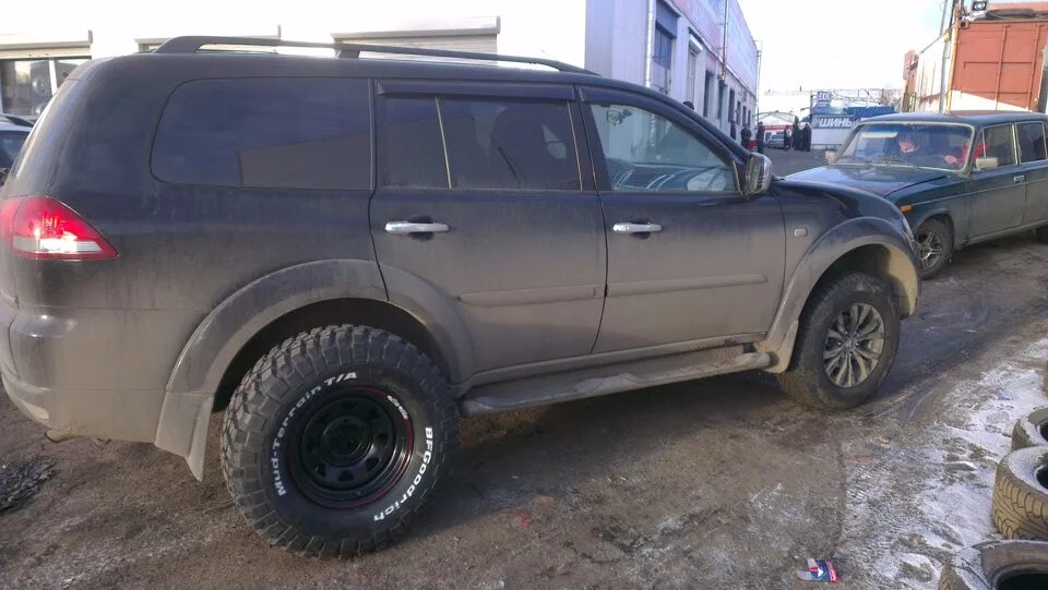 Паджеро спорт размер шин. 285/75 R16 Паджеро спорт. Mitsubishi Pajero 285/70 r16. 285 70 17 Паджеро спорт 2. 285/75 R16 на Паджеро спорт 1.