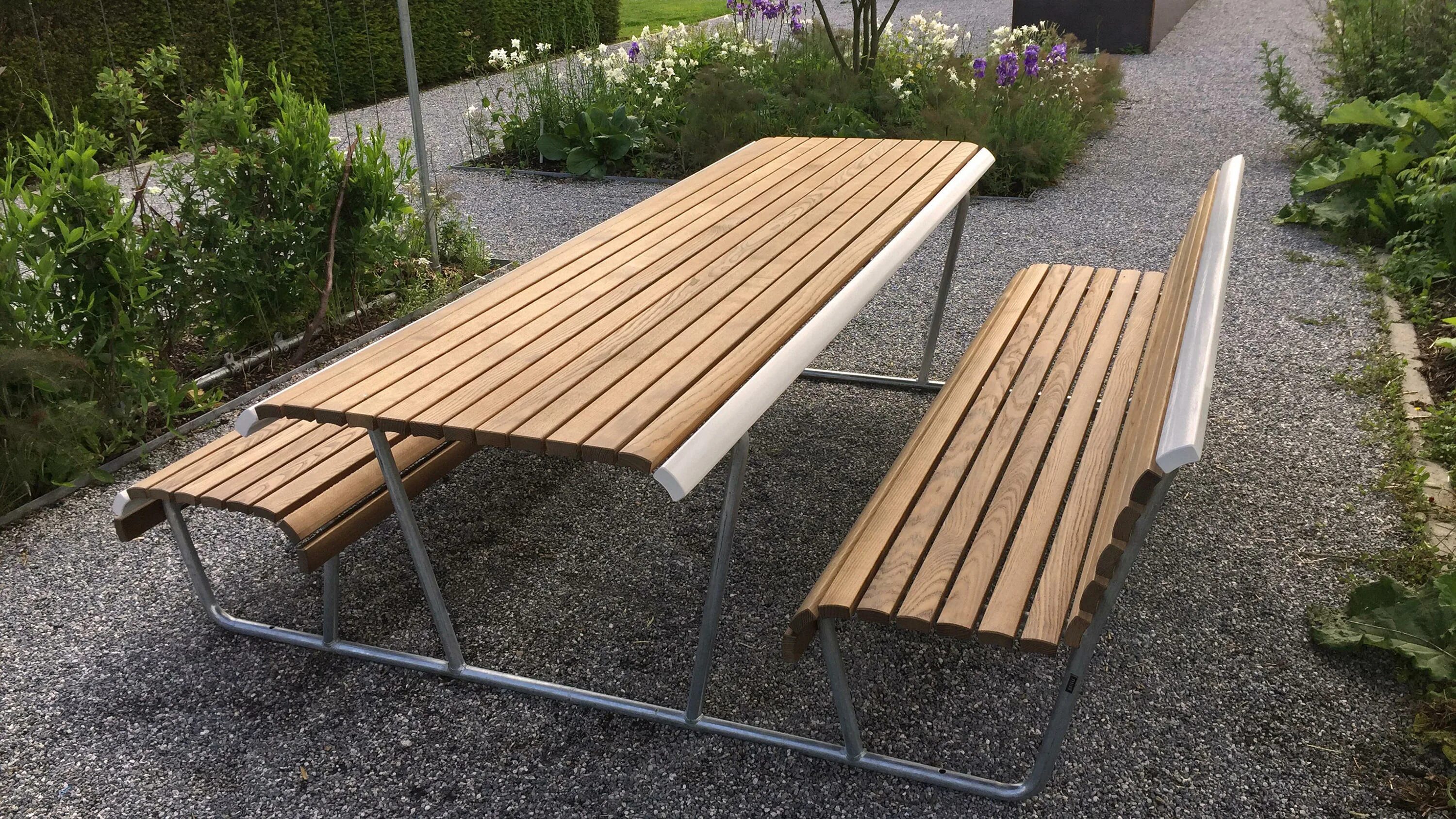 Скамья из террасной доски. Доска для скамейки. Доска для скамьи. Пластиковая доска для лавочек. Стол из террасной доски.